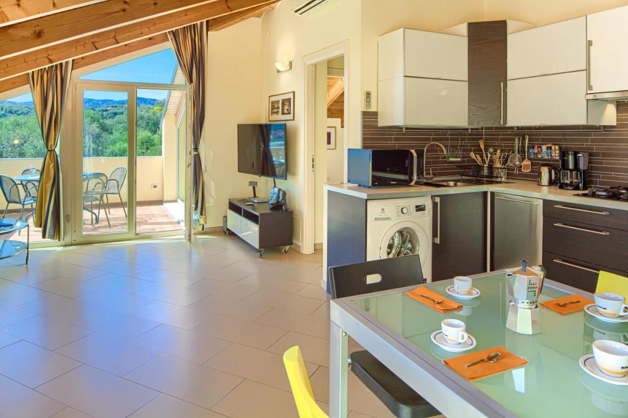 Appartamenti Villa Il Poggiolo ดิอาโนมารีนา ภายนอก รูปภาพ