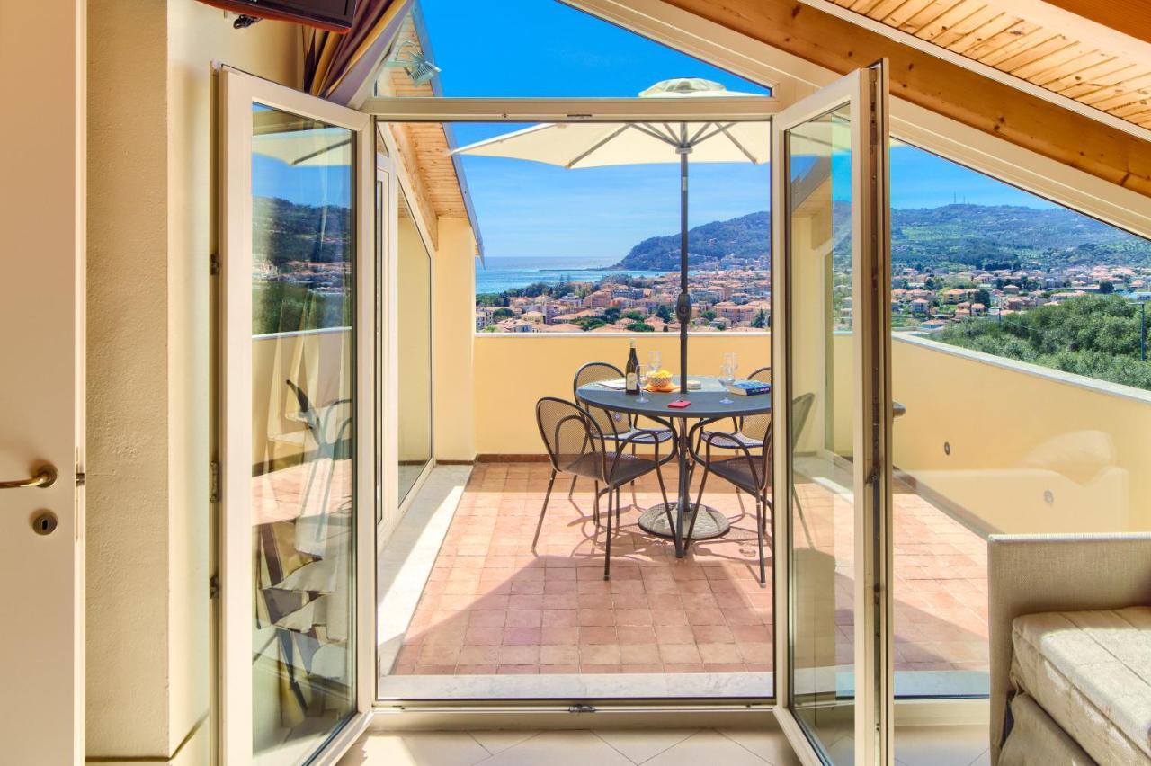 Appartamenti Villa Il Poggiolo ดิอาโนมารีนา ภายนอก รูปภาพ