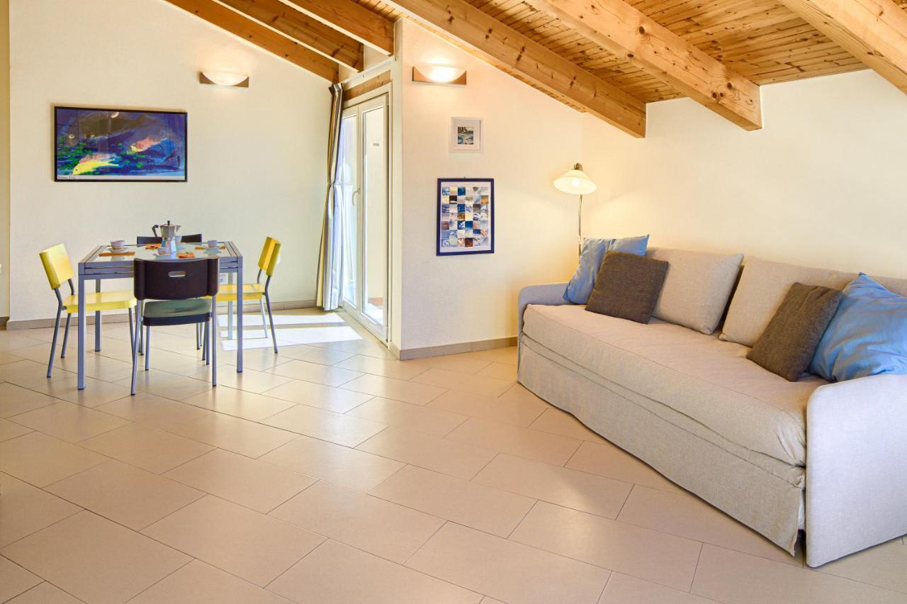Appartamenti Villa Il Poggiolo ดิอาโนมารีนา ภายนอก รูปภาพ
