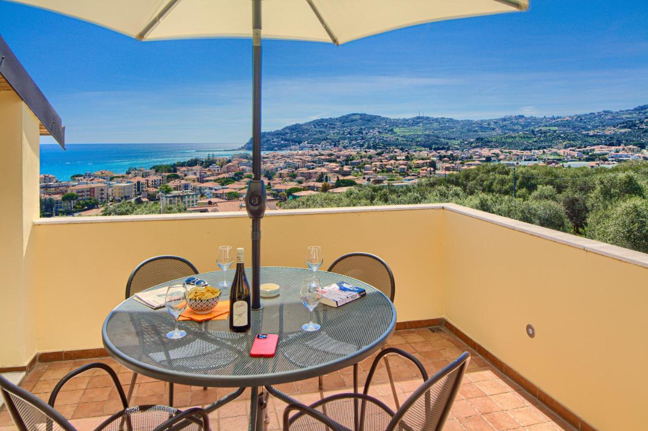 Appartamenti Villa Il Poggiolo ดิอาโนมารีนา ภายนอก รูปภาพ
