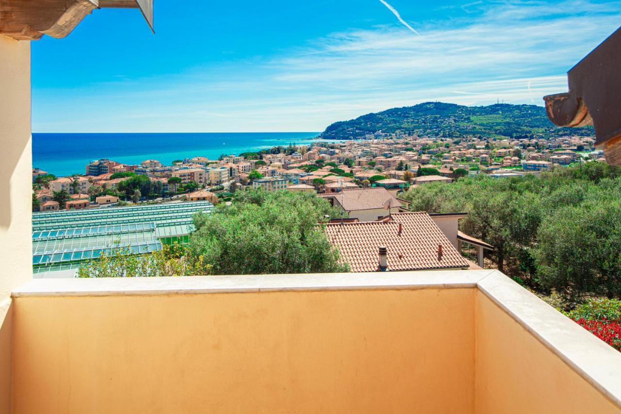 Appartamenti Villa Il Poggiolo ดิอาโนมารีนา ภายนอก รูปภาพ