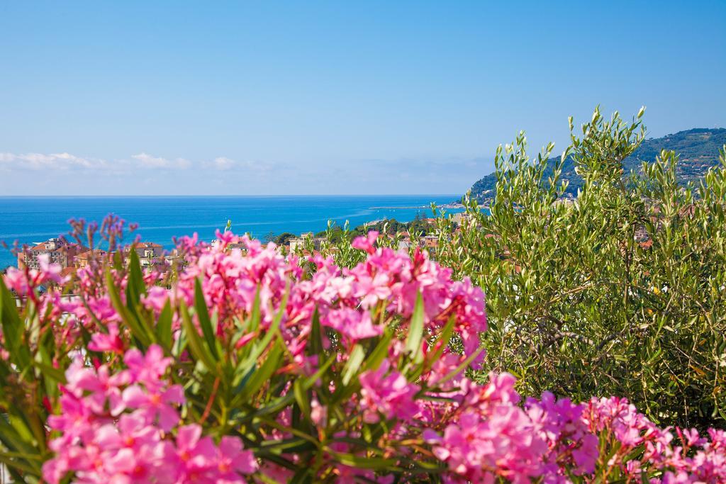 Appartamenti Villa Il Poggiolo ดิอาโนมารีนา ภายนอก รูปภาพ