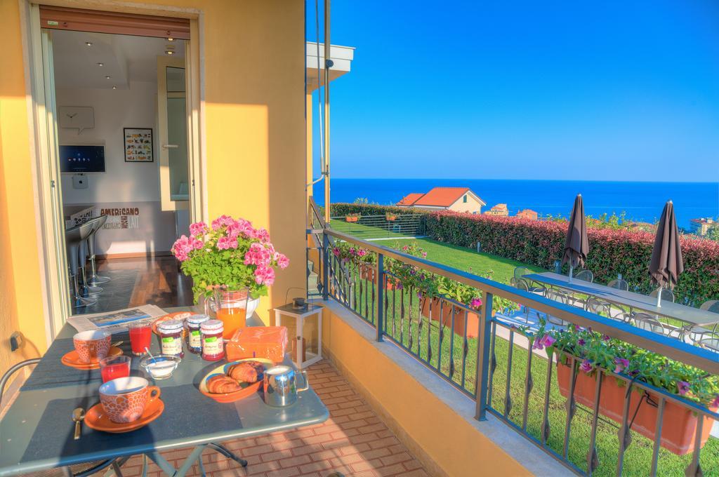 Appartamenti Villa Il Poggiolo ดิอาโนมารีนา ภายนอก รูปภาพ
