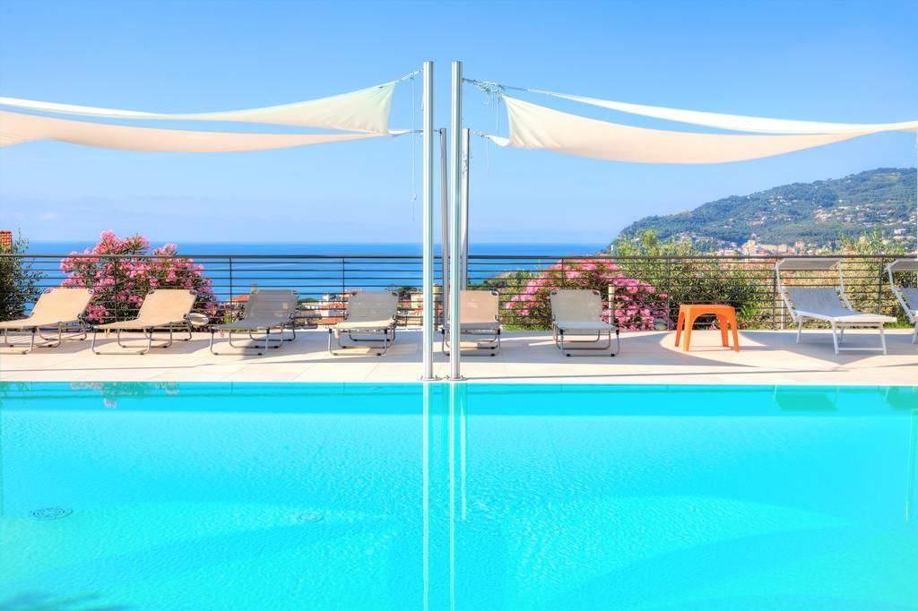 Appartamenti Villa Il Poggiolo ดิอาโนมารีนา ภายนอก รูปภาพ