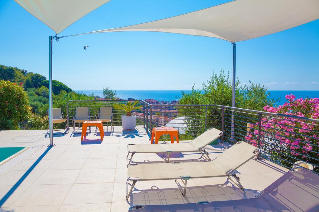Appartamenti Villa Il Poggiolo ดิอาโนมารีนา ภายนอก รูปภาพ